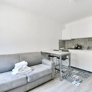 Superbe Studio Proche De La Du Prado Appartement