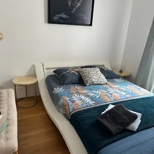  Appartement Guest Nearby Champs Elysees France